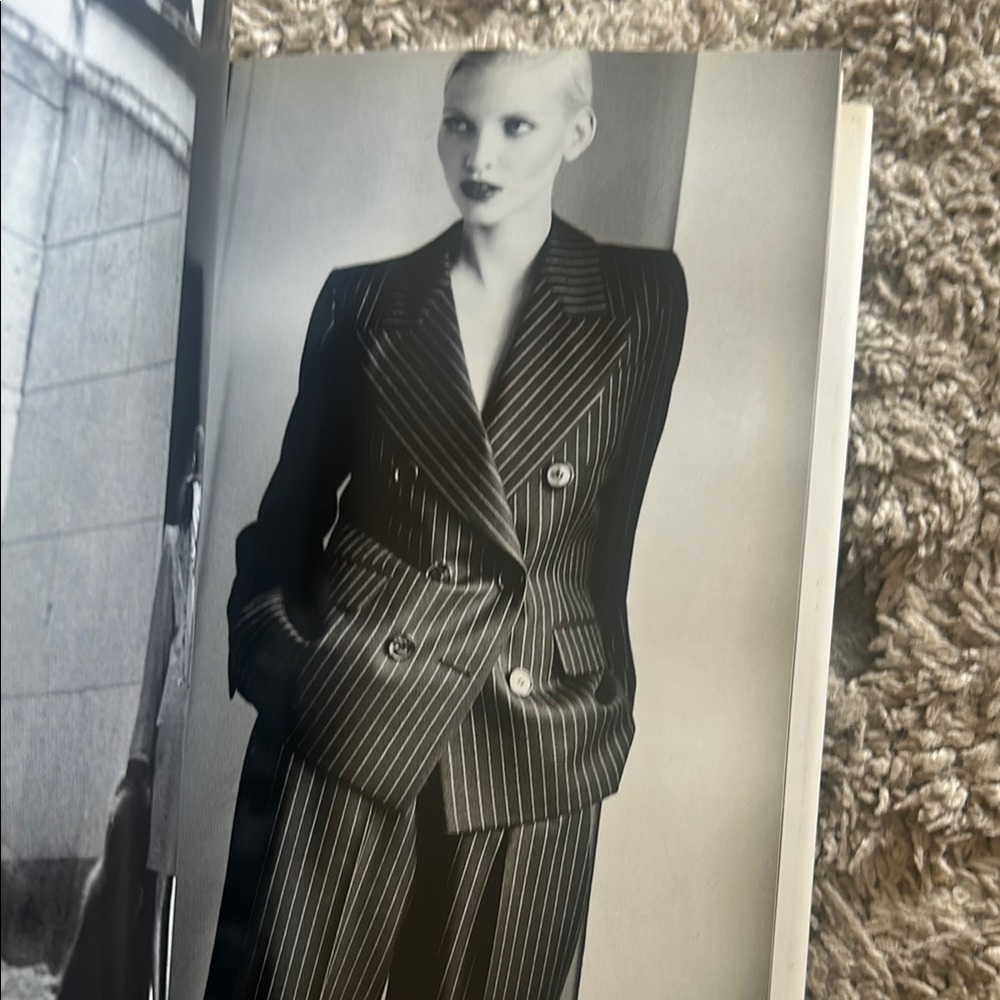 Yves Saint Laurent vintage Fashion Book - Picture 3 of 4